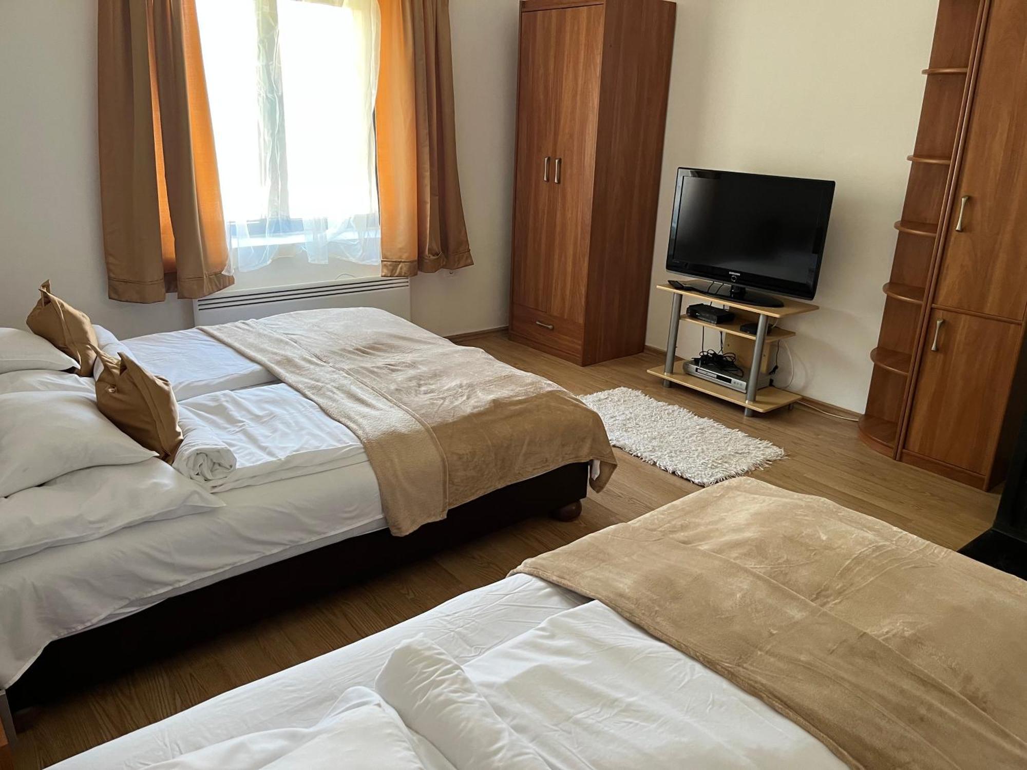 Francesco Apartmanhaz แวแลนแซ ภายนอก รูปภาพ